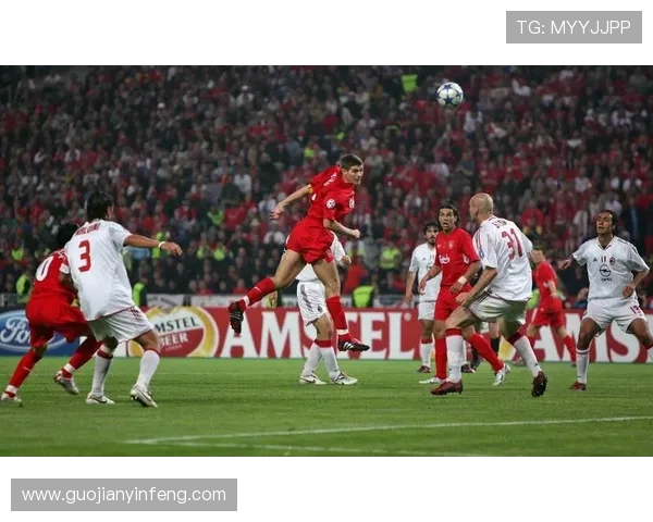 足球明星带球慢动作精彩瞬间展现技术与魅力的完美结合