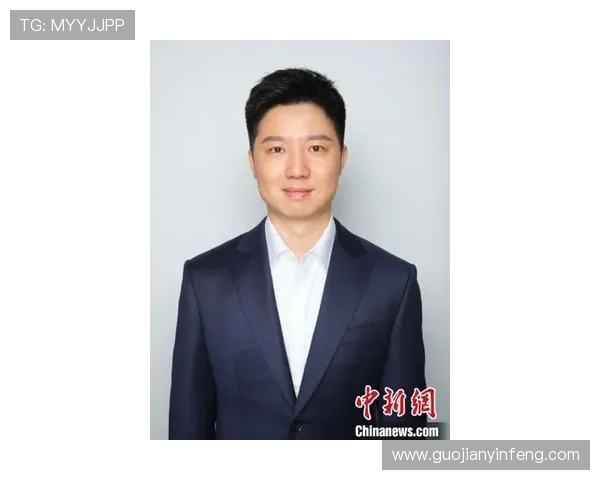 足球明星温暖明场传递爱心与希望点亮未来的梦想之路